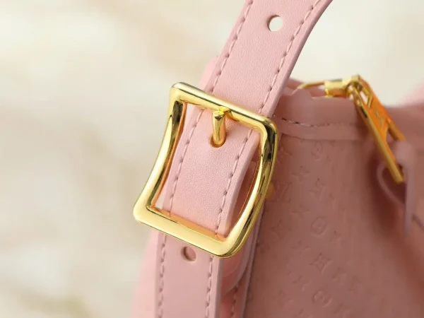 WhatsApp-Image-2026-07-02-at-17.24.23-1.webp Louis Vuitton Carryall PM Bag Light Bliss 29cm M28518