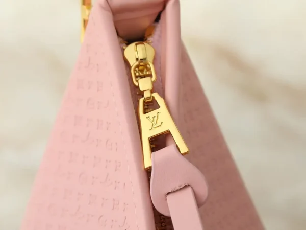 WhatsApp-Image-2026-07-02-at-17.24.24.webp Louis Vuitton Carryall PM Bag Light Bliss 29cm M28518