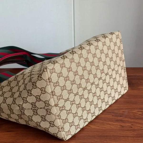 WhatsApp-Image-2026-07-07-at-15.20.15-d3836398d963.webp Gucci GG Medium Tote Bag 36cm/14.2in Sand And Brown GG Canvas 875929