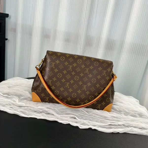 WhatsApp-Image-2026-07-08-at-15.41.20-95089777b8d0.webp Louis Vuitton LV Hide Away MM Monogram Canvas 36cm M14473, Designer Handbags, Womens Purse, luxury bags