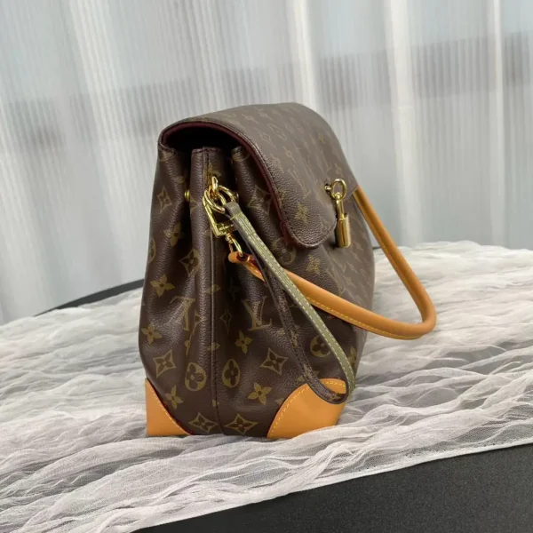 WhatsApp-Image-2026-07-08-at-15.41.21-eb3551225f21.webp Louis Vuitton LV Hide Away MM Monogram Canvas 36cm M14473, Designer Handbags, Womens Purse, luxury bags