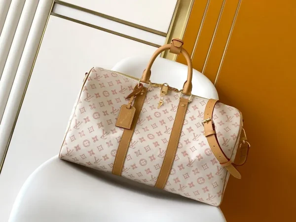 WhatsApp-Image-2026-08-11-at-14.05.47.webp Louis Vuitton Keepall Bandoulière Bag 45cm/17.7in Monogram Dune / Beige M28238