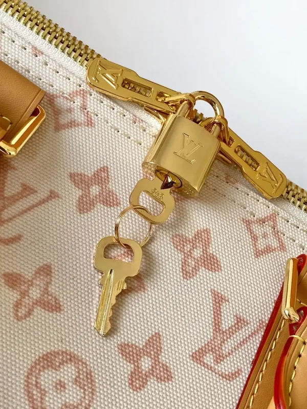 WhatsApp-Image-2026-08-11-at-14.05.48-2.webp Louis Vuitton Keepall Bandoulière Bag 45cm/17.7in Monogram Dune / Beige M28238