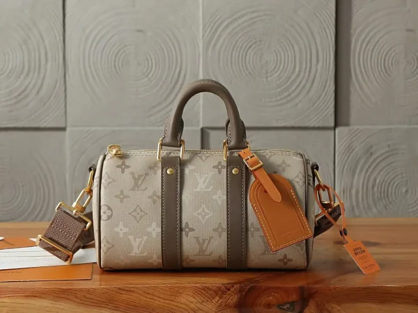 WhatsApp-Image-2026-08-11-at-14.15.13.webp Louis Vuitton Keepall Bandoulière Bag 25cm/9.8in Sand Beige Monogram M29272
