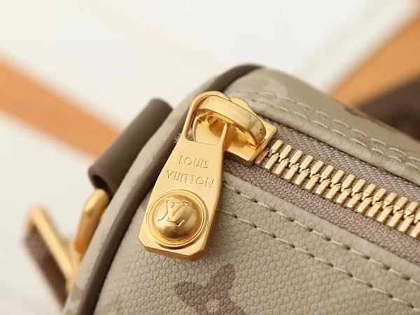 WhatsApp-Image-2026-08-11-at-14.15.14-2.webp Louis Vuitton Keepall Bandoulière Bag 25cm/9.8in Sand Beige Monogram M29272