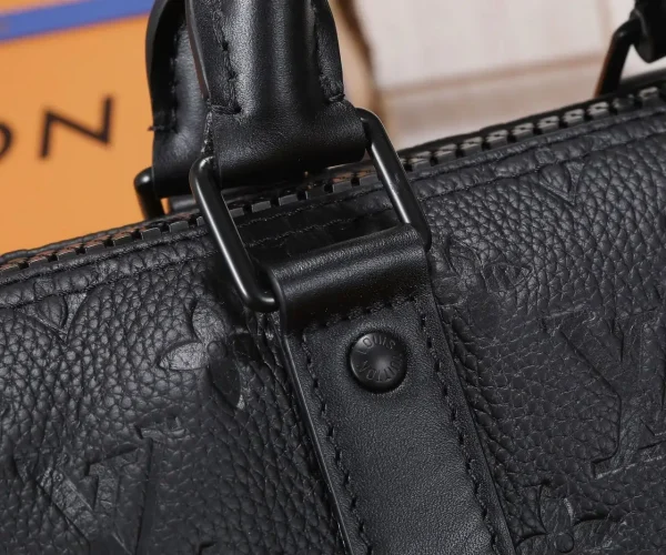 Louis Vuitton Keepall Bandoulière Bag 25cm/9.8in Black Taurillon Cowhide M20900