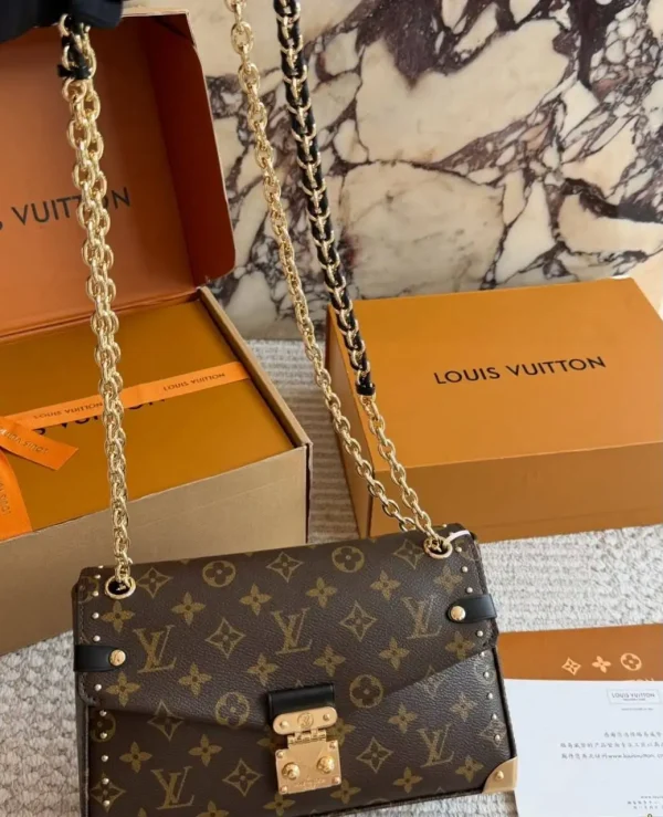 WhatsApp-Image-2026-08-27-at-08.52.43-1.webp Louis Vuitton Trunkie Bag 27cm/10.6in Canvas Material M14526