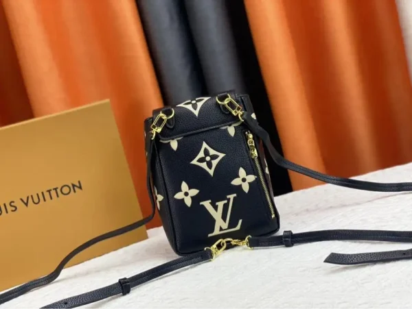 WhatsApp-Image-2026-08-29-at-10.54.23-2-f46ecb6bfb9e.webp Louis Vuitton Tiny Backpack Tourterelle Black 19cm