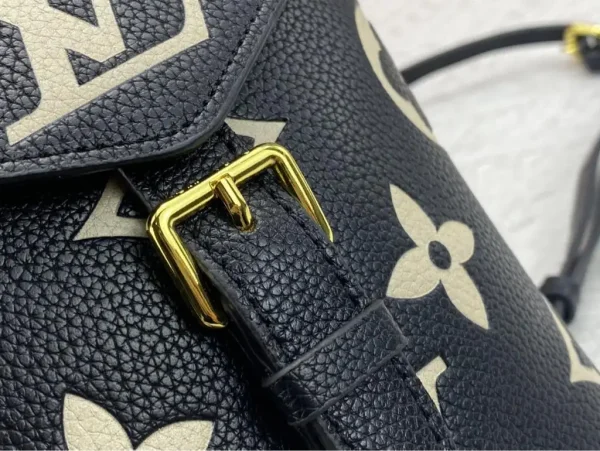 WhatsApp-Image-2026-08-29-at-10.54.24-1-f250f3bce30d.webp Louis Vuitton Tiny Backpack Tourterelle Black 19cm