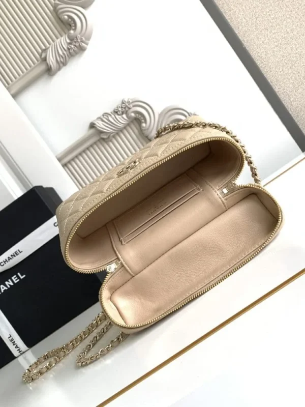 a6318e58-9ed533bb5a0e.webp Chanel 25C Vanity Case Beige 20cm, Designer Handbags, Women’s Purse, luxury bags, Chanel bags