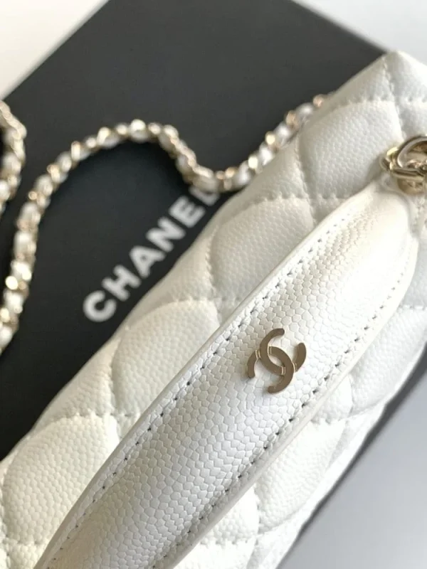 a7bacb21-d93a618c3172.webp Chanel 25C Vanity Case White 20cm, Designer Handbags, Women’s Purse, luxury bags, Chanel bags