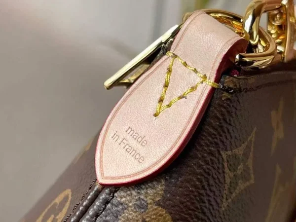 a8b8ccf0-b36dc4df6553.webp Louis Vuitton Bo Tie Mm 31Cm, Designer Handbags, Womens Purse, luxury bags