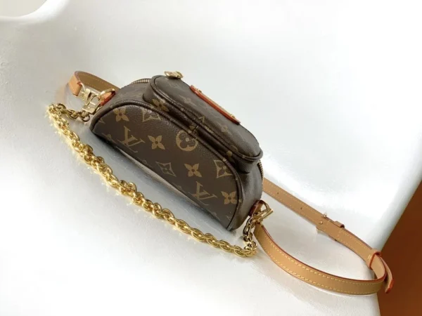 a8dbab7202c5d392f55c7befef563856-2b89f318b407.webp Louis Vuitton Mini Bumbag Lv Monogram Small Fanny Pack Monogram 17cm M82335, Designer Handbags, Womens Purse, luxury bags