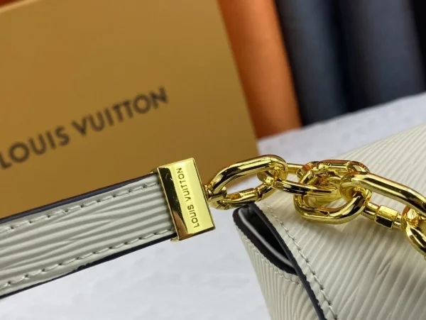aad6a68a-91f5817c6e02.webp Louis Vuitton Twist Pm White 23Cm M59761, Designer Handbags, Womens Purse, luxury bags