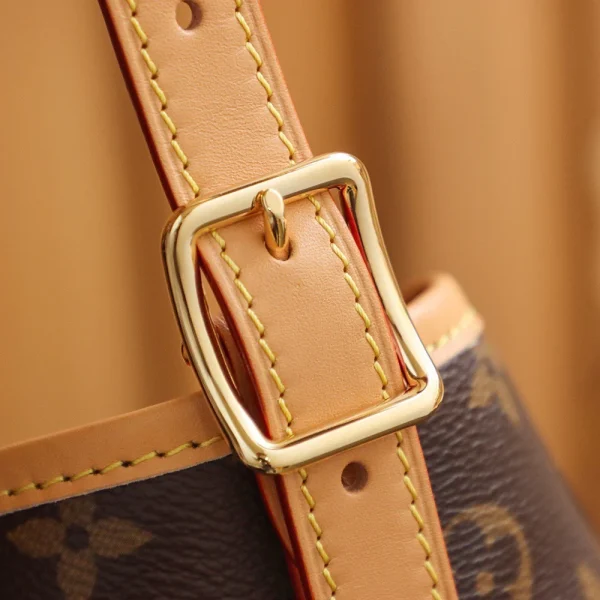 b106de66f0466ba5ca1cccef551569a8-4f3acadf8689.webp Louis Vuitton Carryall Mm Monogram – Women – Handbags Monogram M46197, Designer Handbags, Womens Purse, luxury bags