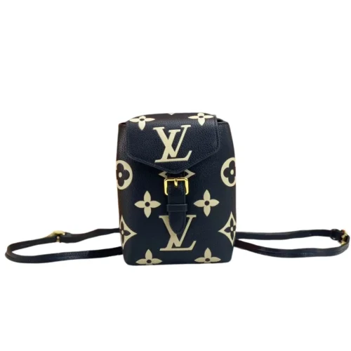 b9a0d65534ee45df0f09619866f74ec0-66c37529f126.webp Louis Vuitton Tiny Backpack Tourterelle Black 19cm