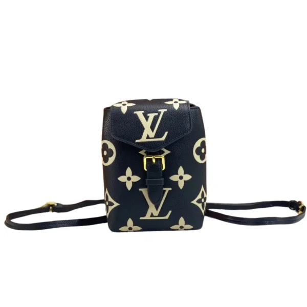 b9a0d65534ee45df0f09619866f74ec0-66c37529f126.webp Louis Vuitton Tiny Backpack Tourterelle Black 19cm