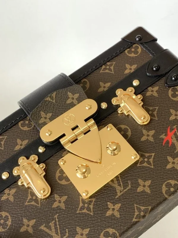 b9ad787e2b18a296e3c0b781a00f8dc6-1542d5eec7fa.webp Louis Vuitton Petite Malle Monogram – Women – Handbags Monogram, Designer Handbags, Womens Purse, luxury bags