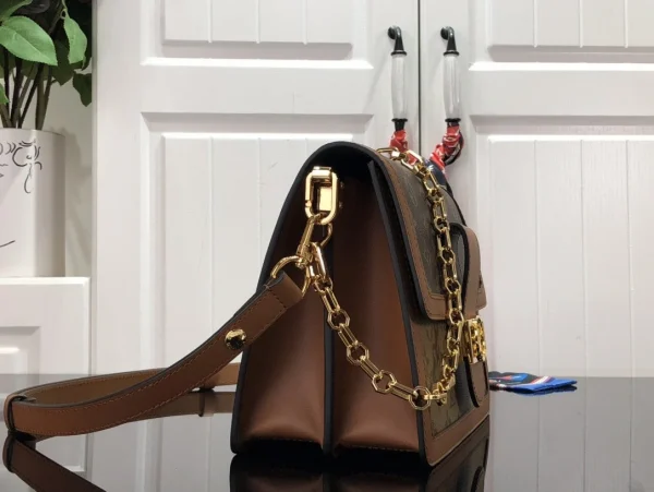 b_b0b6d708-3e17-4698-b87a-b09ea1274301-44a1e7880a6a.webp Louis Vuitton Dauphine Mm 25Cm, Designer Handbags, Womens Purse, luxury bags