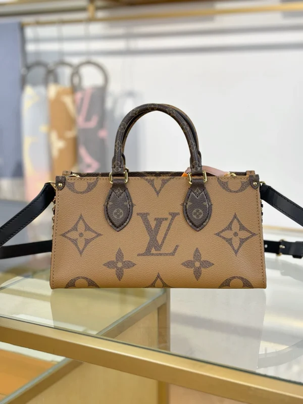 bc1d0da6-bd21fd3f7865.webp Louis Vuitton LV x TM OnTheGo East West Chain Bag ‘Black’ M14236 25cm/ 9.8in, Designer Handbags, Womens Purse, luxury bags