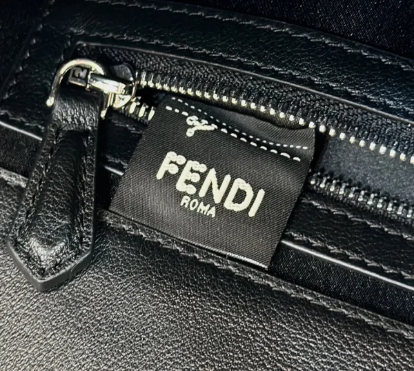 be21cefa-417efccf98f9.webp Fendi By Marc Jacobs Maxi Baguette Canvas Bag In Leather Black 26Cm/ 10.2in