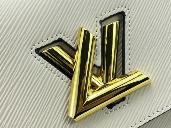 be4d2d2f-b0c6232b3c1b.webp Louis Vuitton Twist Pm White 23Cm M59761, Designer Handbags, Womens Purse, luxury bags