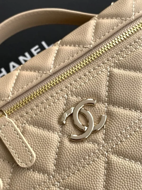 bf94d087-b56c72937e3f.webp Chanel 25C Vanity Case Beige 20cm, Designer Handbags, Women’s Purse, luxury bags, Chanel bags