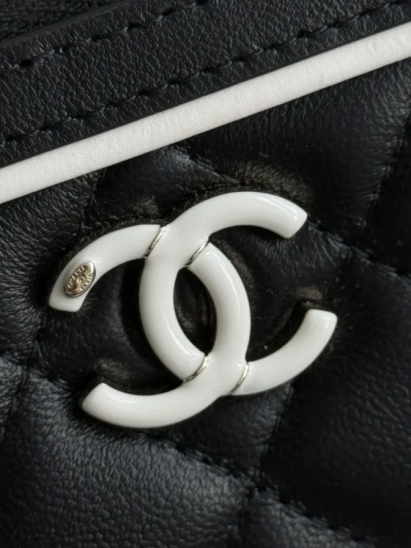 c0c1637a-9b397187021f.webp Chanel Spring Summer 2025 Pre-collection Clutch With Chain Lambskin Black 18.5cm/ 7.3inches, Designer Handbags, Women’s Purse, luxury bags, Chanel bags