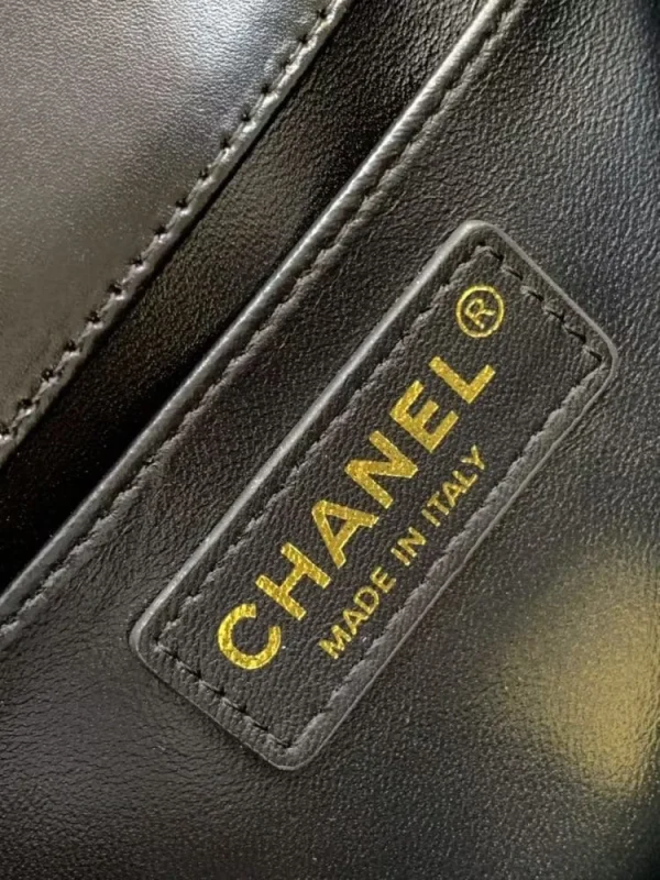 c71fdabc-e76c535fe14d.webp Chanel Calfskin Quilted Perfect Fit Flap Back 22cm, Designer Handbags, Women’s Purse, luxury bags, Chanel bags