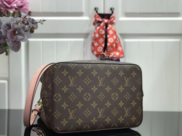 c73c983f-b28b151b6477.webp Louis Vuitton N Ono Rose Poudre Pink 26Cm, Designer Handbags, Womens Purse, luxury bags