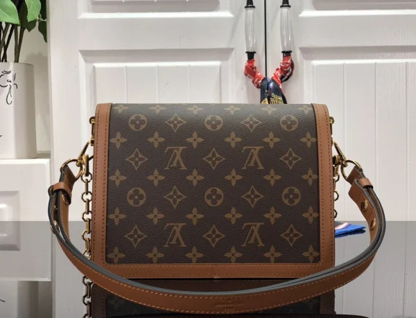 c_90ef2ab3-db64-452c-acef-7b222164ae57-ce3ed825a7ac.webp Louis Vuitton Dauphine Mm 25Cm, Designer Handbags, Womens Purse, luxury bags