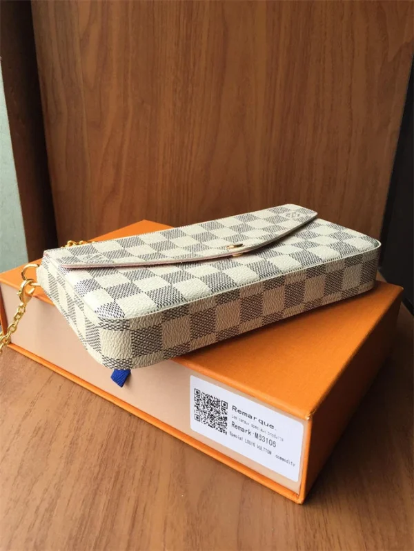 cb554cd9-6f1bdb415f12.webp Louis Vuitton F Licie Pochette 21cm/8.3in, Designer Handbags, Womens Purse, luxury bags
