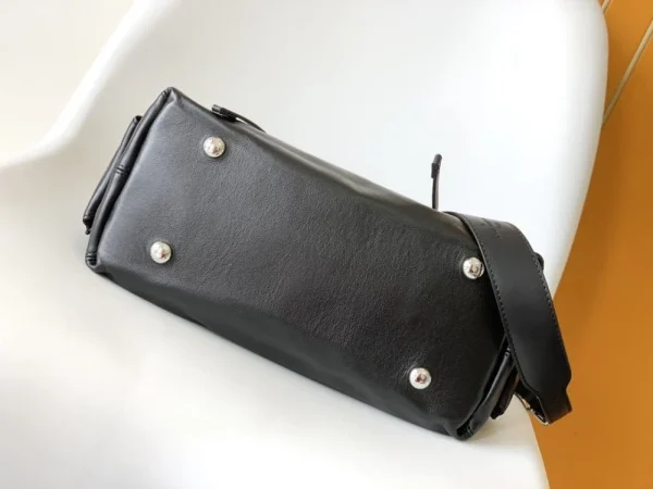 cd8e623ee937bb0275fa595d4e3a0b2f-2b3f29d88b8b.webp Louis Vuitton Carryall Cargo Pm H33 – Women – Handbags, Designer Handbags, Womens Purse, luxury bags