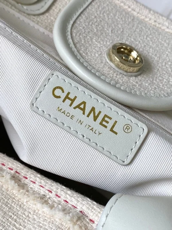 cecef0f2-0b6e778cc367.webp Chanel Crossbody Shopping Bag 35cm/ 13.8in White, Designer Handbags, Women’s Purse, luxury bags, Chanel bags