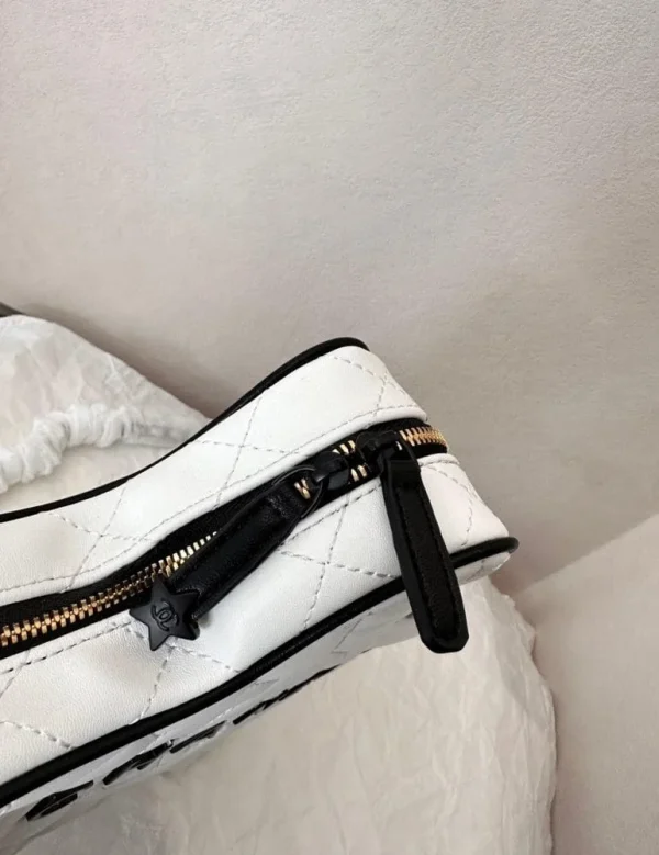 cn2-6-904f23bc3835.webp Chanel Star Hand Bag Black Metal White 22Cm/8.7in, Designer Handbags, Women’s Purse, luxury bags, Chanel bags