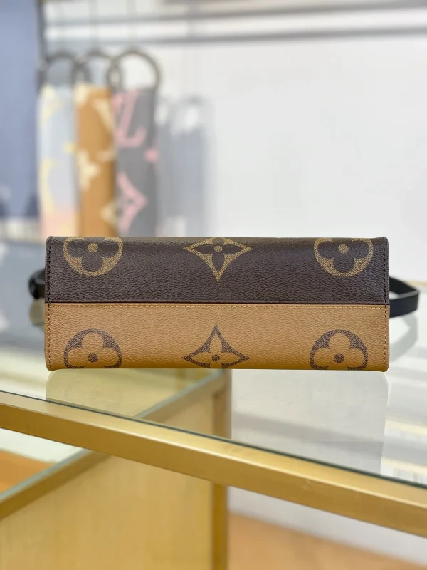 d368ecf6-2-44d98d0d5ef0.webp Louis Vuitton LV x TM OnTheGo East West Chain Bag ‘Black’ M14236 25cm/ 9.8in, Designer Handbags, Womens Purse, luxury bags