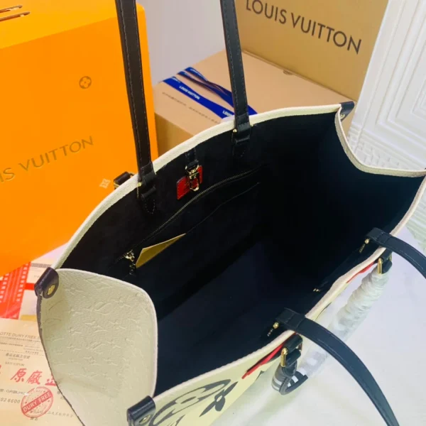 d3d77820-736a75e2b329.webp Louis Vuitton LV Crafty Onthego GM M45372 41cm, Designer Handbags, Womens Purse, luxury bags
