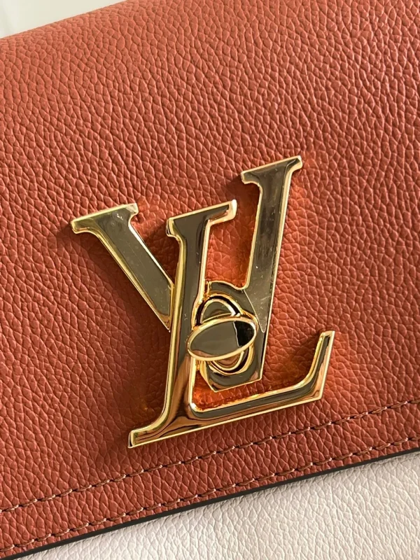 d61325d0-ffc4d6009c29.webp Louis Vuitton Lockme Tender 19Cm Chataigne Brown, Designer Handbags, Womens Purse, luxury bags