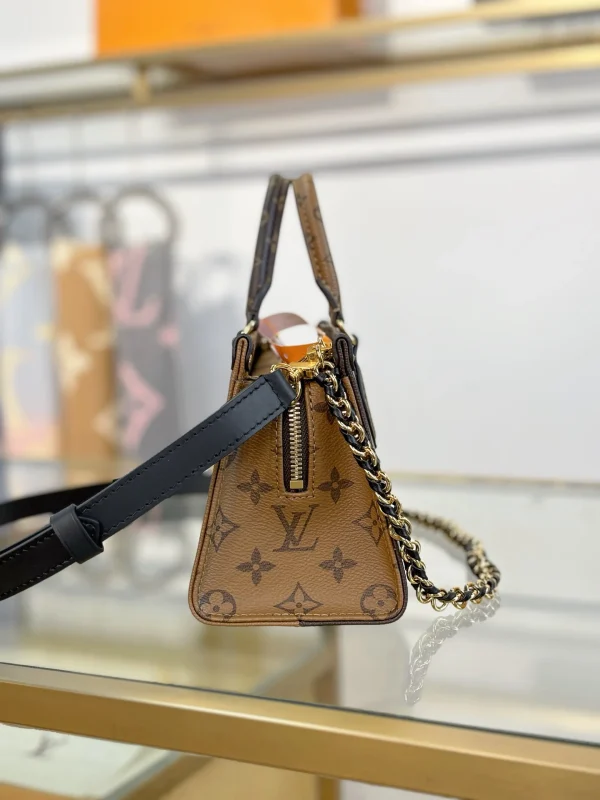 d6d872c0-d775eb09c4cb.webp Louis Vuitton LV x TM OnTheGo East West Chain Bag ‘Black’ M14236 25cm/ 9.8in, Designer Handbags, Womens Purse, luxury bags