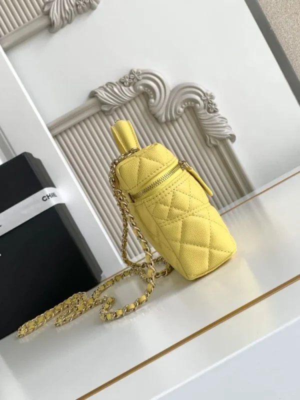 d6fd27b5-955800edbefe.webp Chanel 25C Vanity Case Yellow 20cm, Designer Handbags, Women’s Purse, luxury bags, Chanel bags