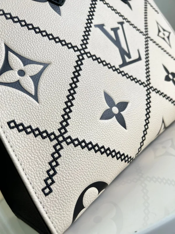 d81c1332-46361bc41c9c.webp Louis Vuitton Onthego MM Tote Monogram Cream Beige Black 35cm, Designer Handbags, Womens Purse, luxury bags