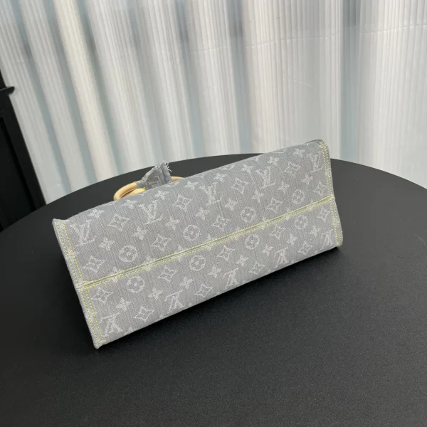 da3586bb-49a9a3a879ff.webp Louis Vuitton OnTheGo MM Bag ‘Washed Grey M13189 32cm/ 12.6in, Designer Handbags, Womens Purse, luxury bags