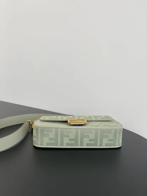da4ae8be-d6fd6a401b5d.webp Fendi Baguette Leather Bag 26cm/ 10.2in