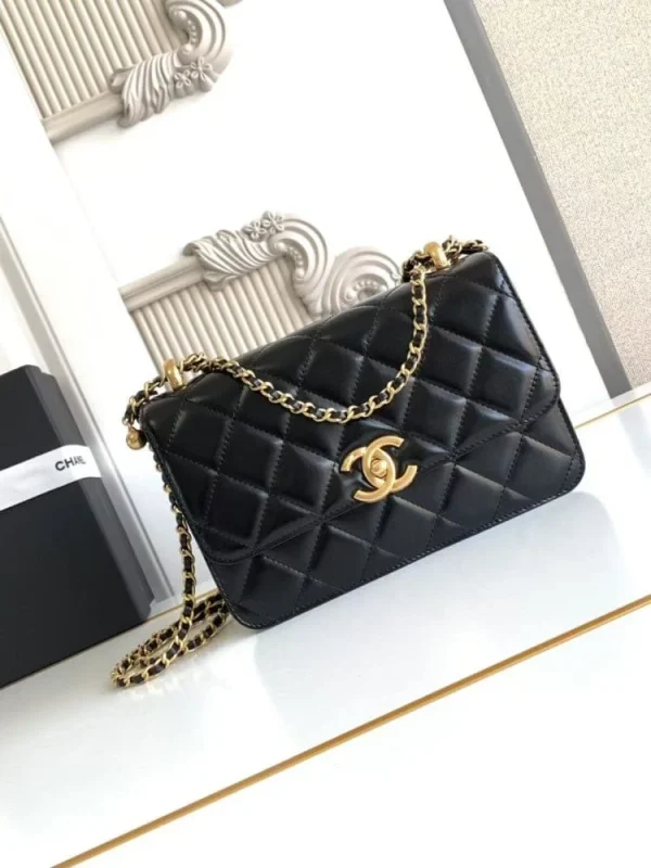 dcfb8762-fbfa31aca909.webp Chanel Calfskin Quilted Perfect Fit Flap Back 22cm, Designer Handbags, Women’s Purse, luxury bags, Chanel bags