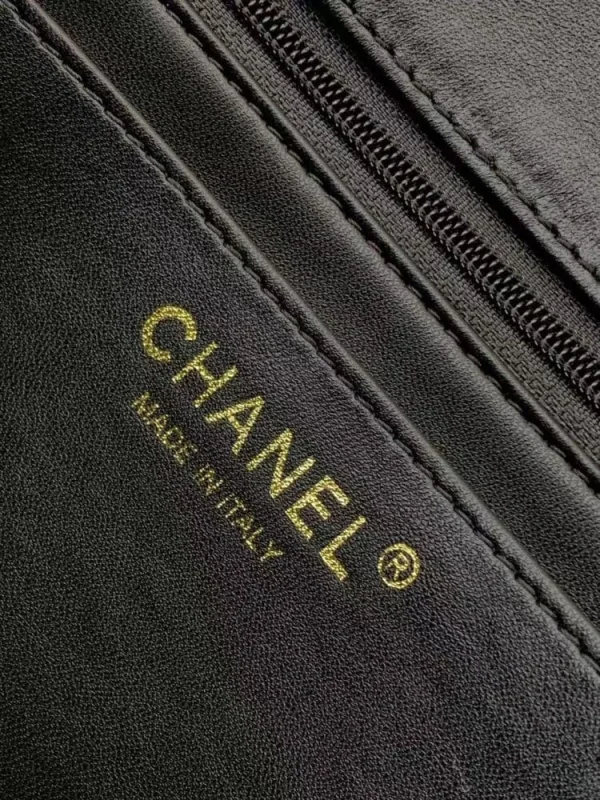 df13caa4-dd0b2cfb8857.webp Chanel Small Graphic Frame Flap Bag Black 23cm, Designer Handbags, Women’s Purse, luxury bags, Chanel bags