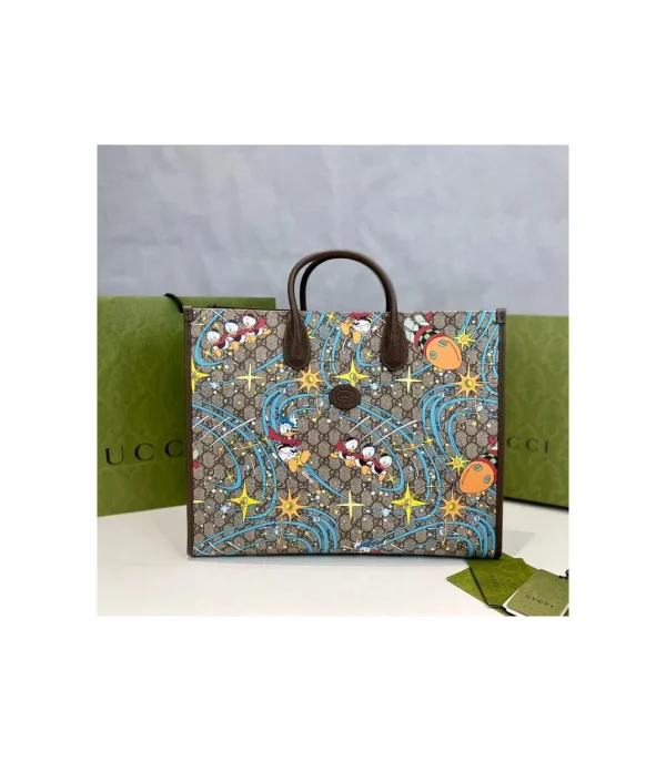 disney-x-gucci-donald-duck-tote-bag-18-6f533c30a43e.webp Disney x Gucci Donald Duck Tote Bag