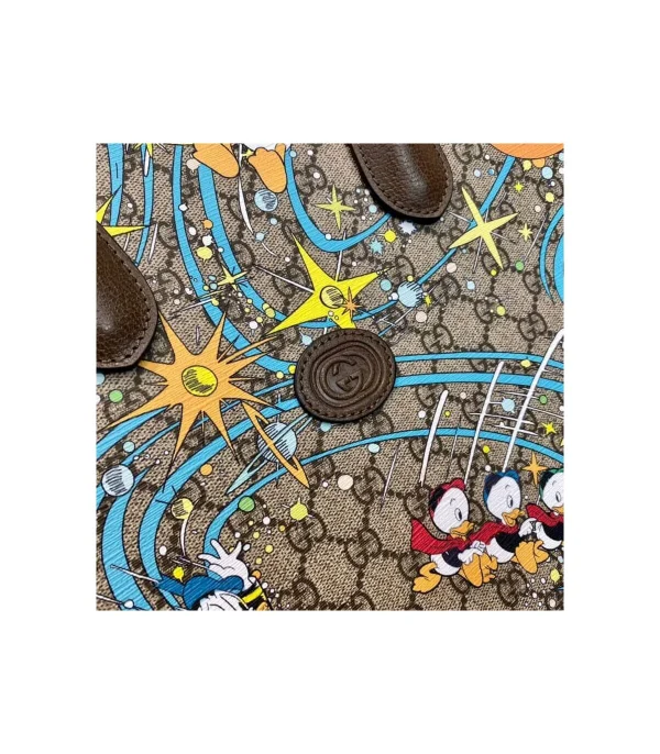 disney-x-gucci-donald-duck-tote-bag-22-afb56efcf5c1.webp Disney x Gucci Donald Duck Tote Bag