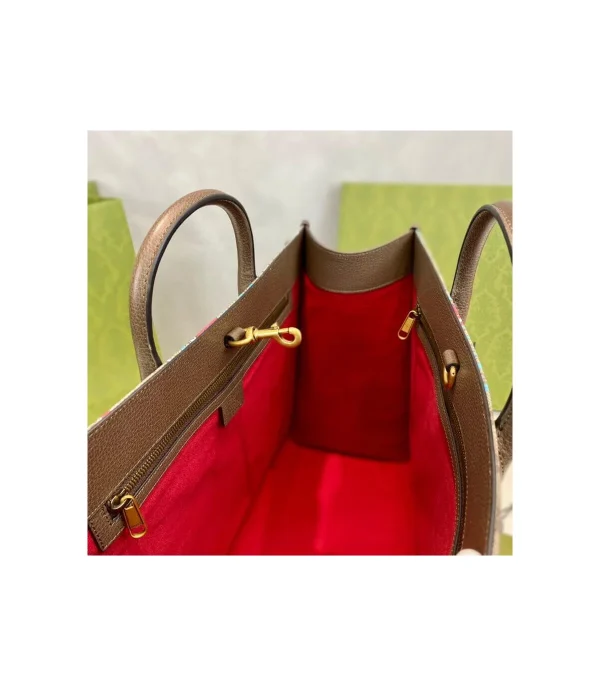 disney-x-gucci-donald-duck-tote-bag-26-92b318551a67.webp Disney x Gucci Donald Duck Tote Bag