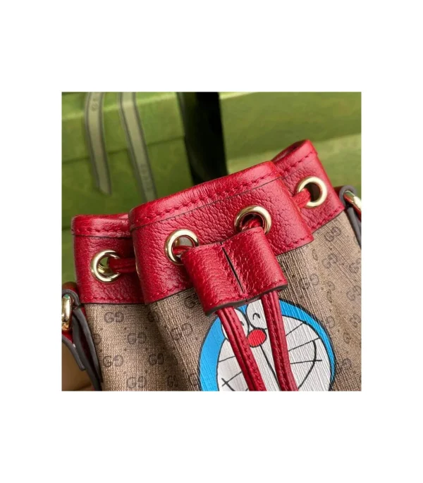 doraemon-x-gucci-mini-bucket-bag-7-0587fa8bf670.webp Doraemon x Gucci Mini Bucket Bag