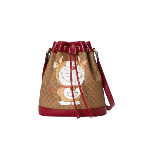doraemon-x-gucci-small-bucket-bag-0a2a4e5bc6f0.webp Doraemon x Gucci Small Bucket Bag